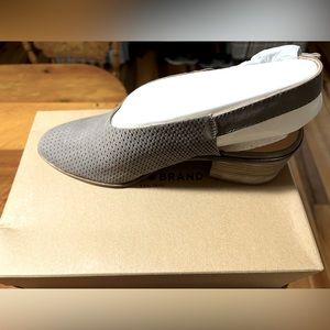 Lucky brand sling back shoe in gray size 10. Brand new